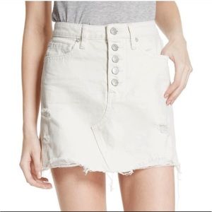We The Free Distressed Off White Denim Ragged Hem Button Fly Mini Skirt Size 26